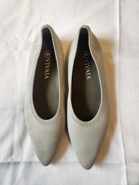 Vivaia Women's Flat Size 38.5